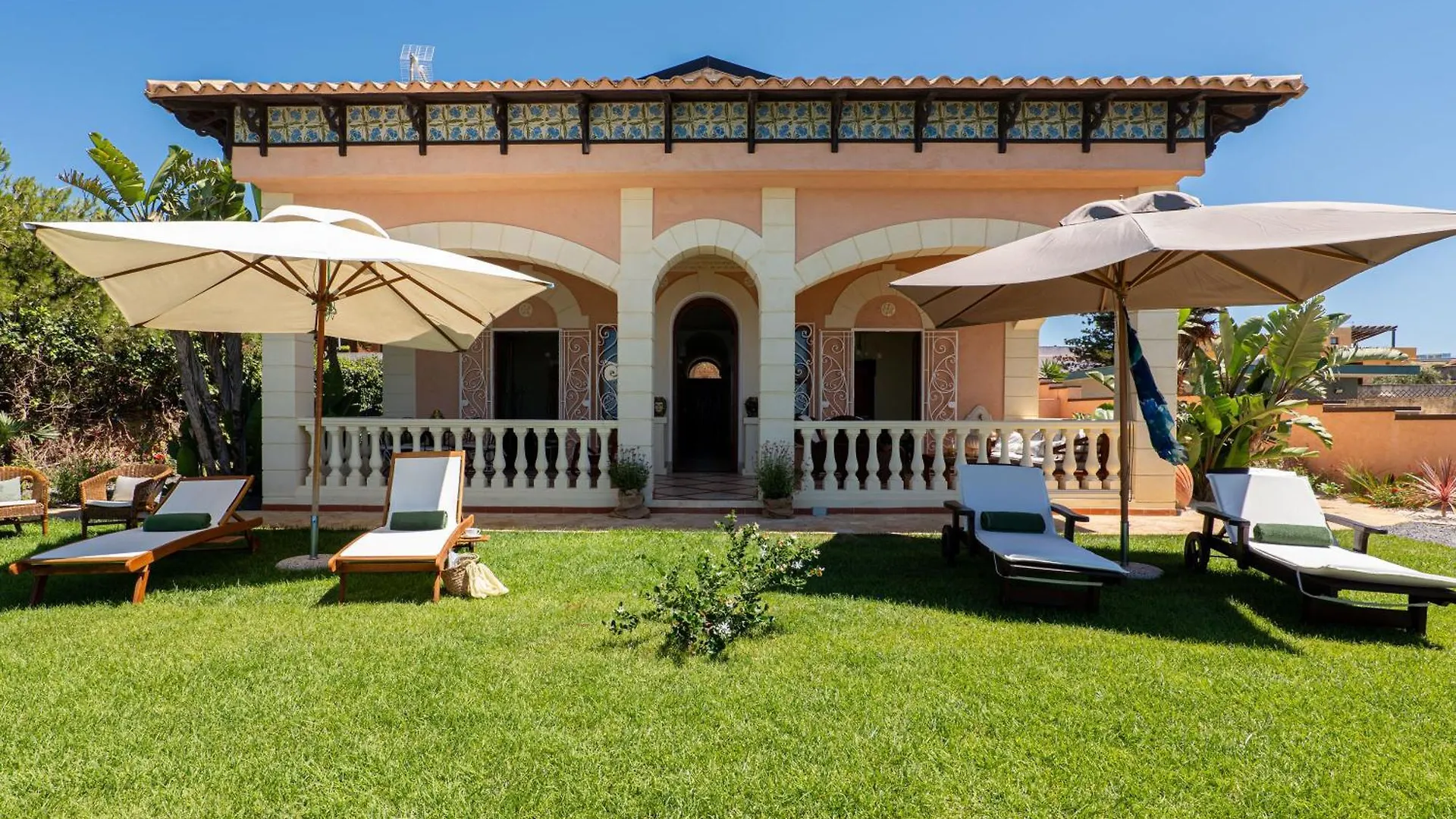 Villa Liberty San Leone Italy